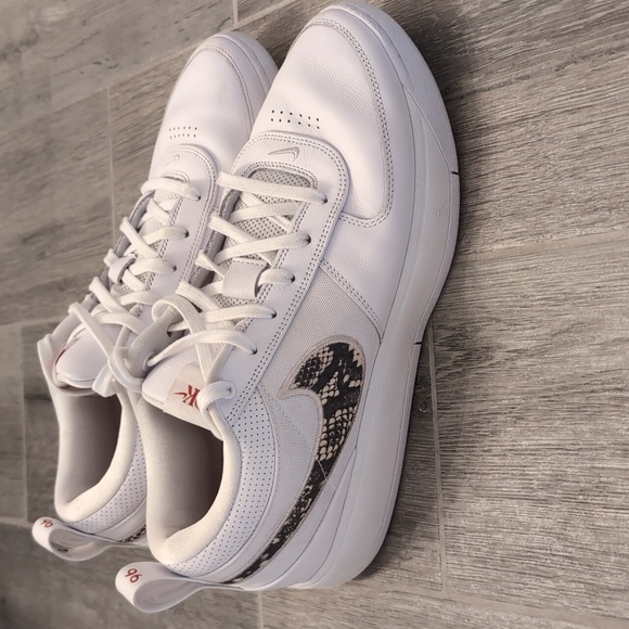 Nike Men's Book Chapter One Sneakers - Picture 2 of 12